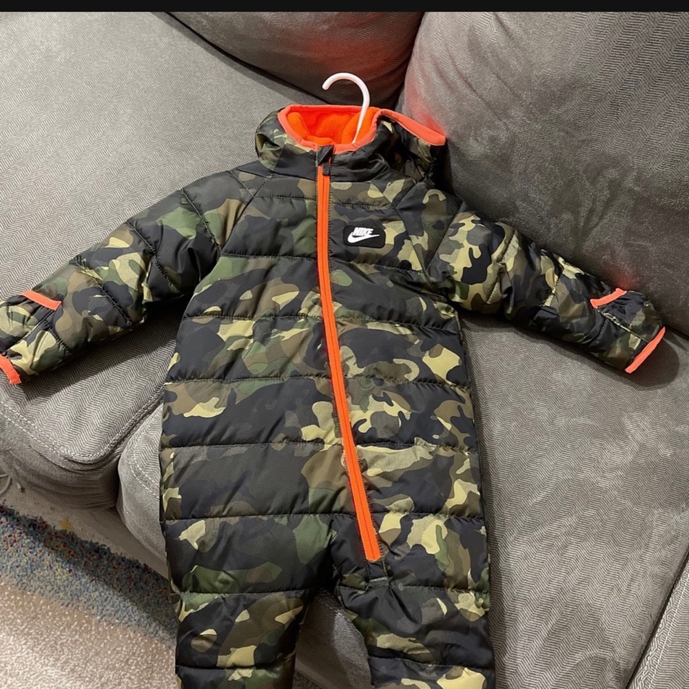 Infant Nike snowsuit 6M